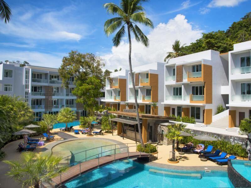 6DCEDD25149769F601FD5538D3B3AAFC