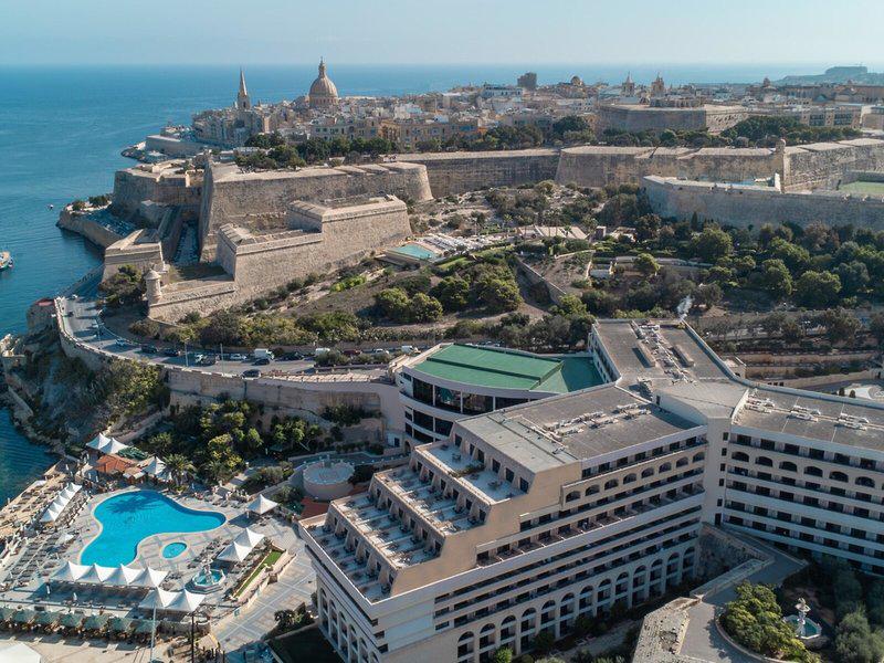 9E163251FF7A0BB3E9AF3E1BE4DA9264