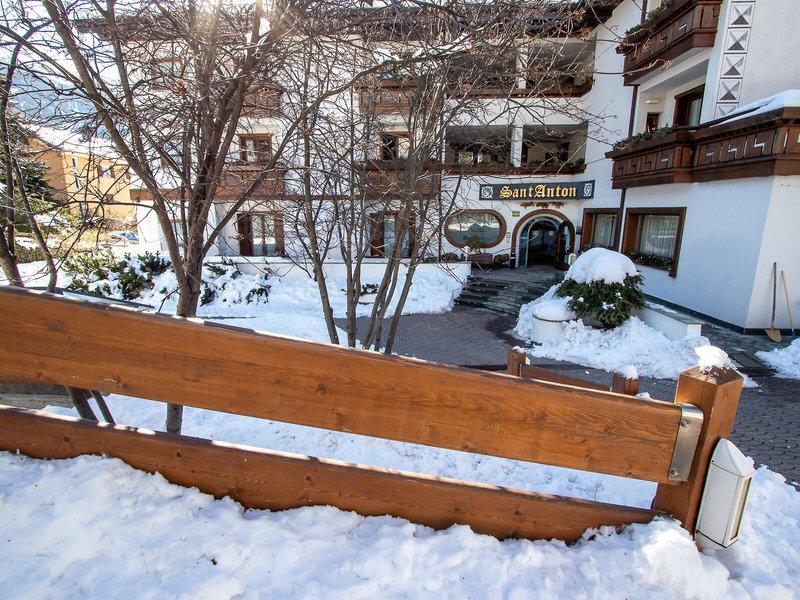 8EE3ED224A3B019A9832D1B1D97B24E6