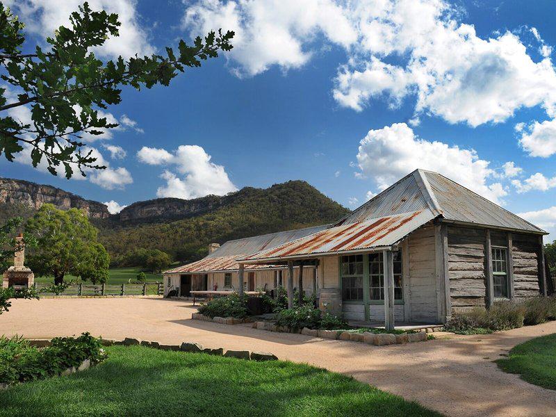 56B3A61D283BFB5C01281AA6A1B677FD