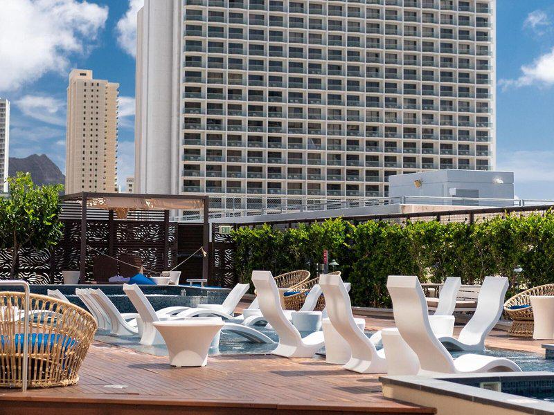 77CD75F7D67C51E89B282BC0B74E4988