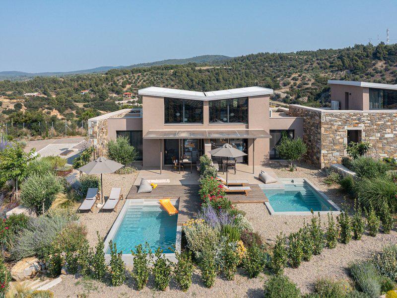 FC4BC9FBD032AA549AEF1660B3D3CD95