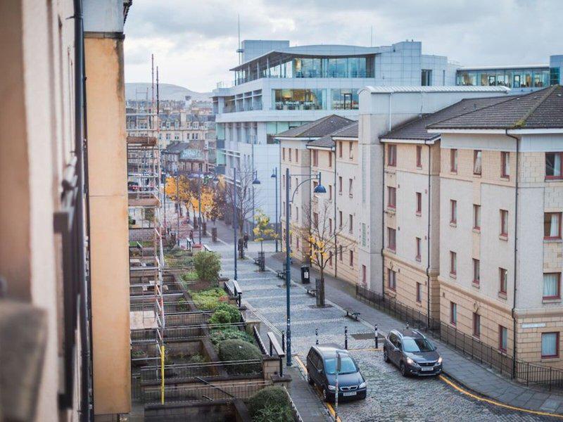 0BC89F039A547D915F732C9C7E1789FF