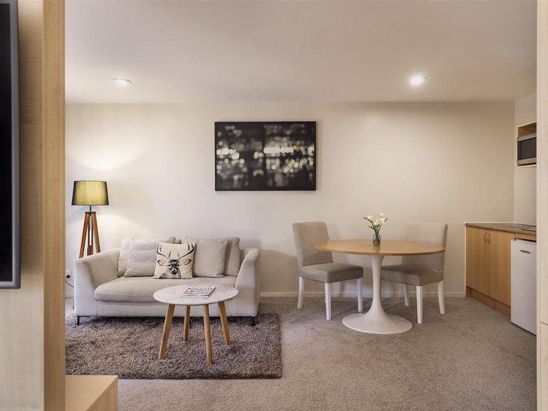 B4ACFA0B353C4C91BA03B7EA104C46E5