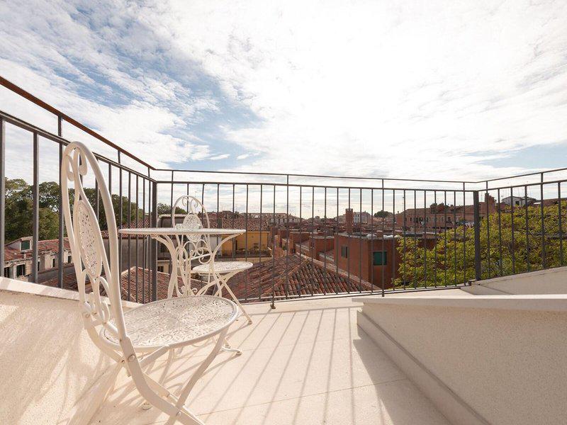 585F7DA36801228D3E4452FD7C0747BF