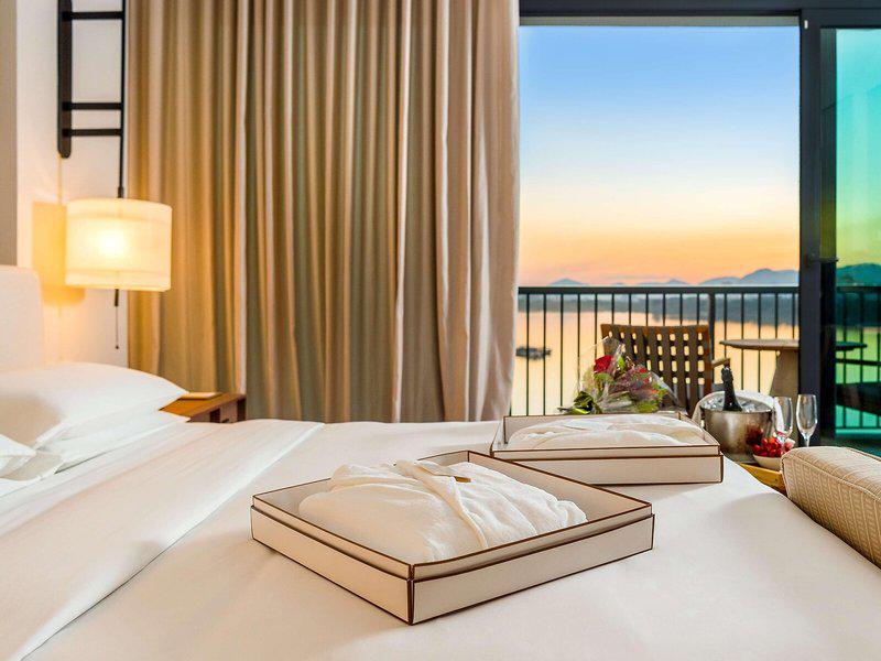 AFFD5518D83D360AA1D330A7D16677F6