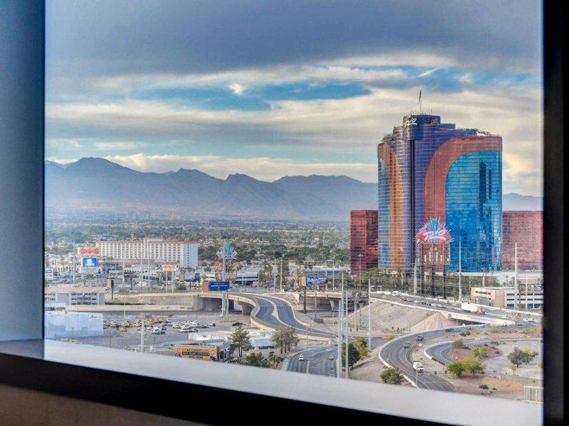 718EE09874E5909C6DABAEE7C1D67A1C