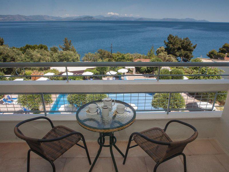 FFEEB853744C8CB79D5B6DBB934A2504