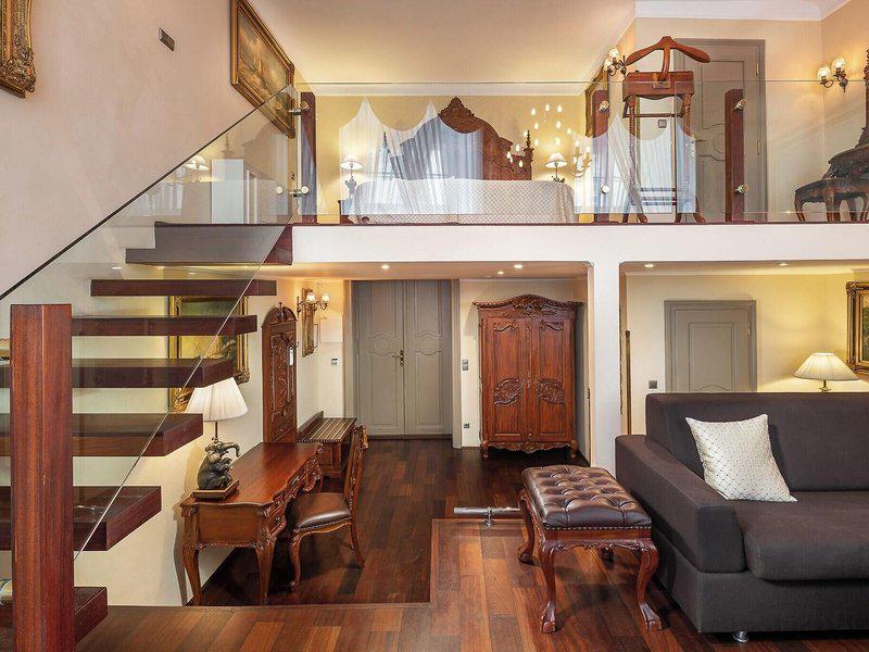 98BD602AF8C334294D3024AA82C03D18