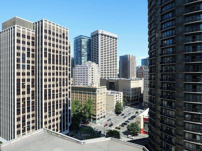 C957547C8DD5E3637D5CFECA6E523682