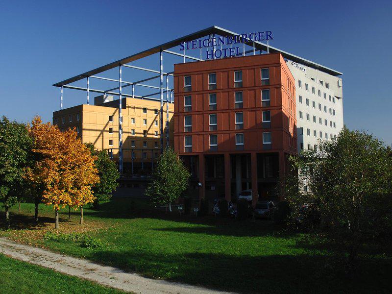 CF27A838743EA24E8F3E196D1818456B