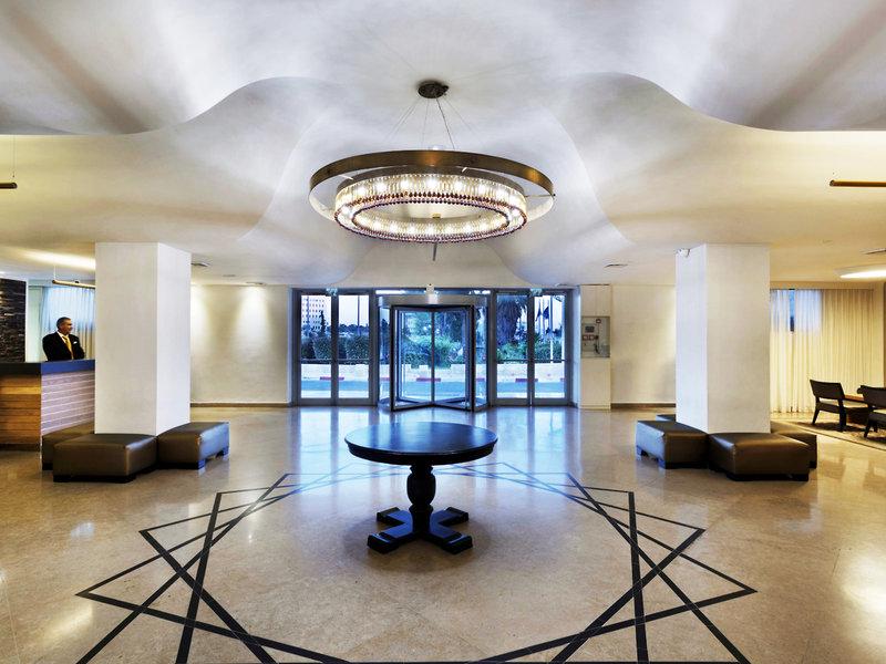 8CCF6FDF8352C69918B3D9A3A88333B9