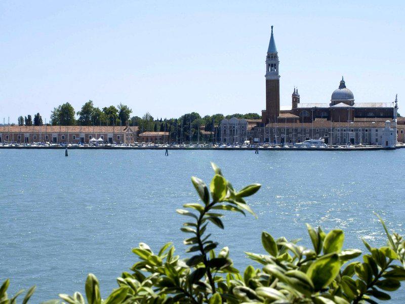 D2468D8D54527747006BC2F861890983