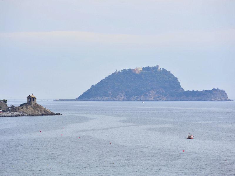 CC8F2BAB59DD2B02DEF7BFA8A7B2A3A1