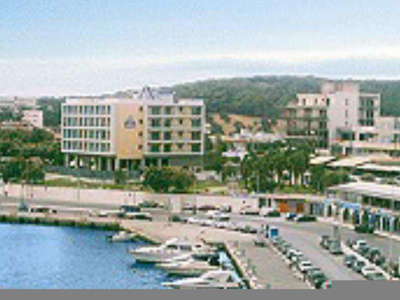 D6BE0B3839C27B77CDAB402DBD0BB4C9