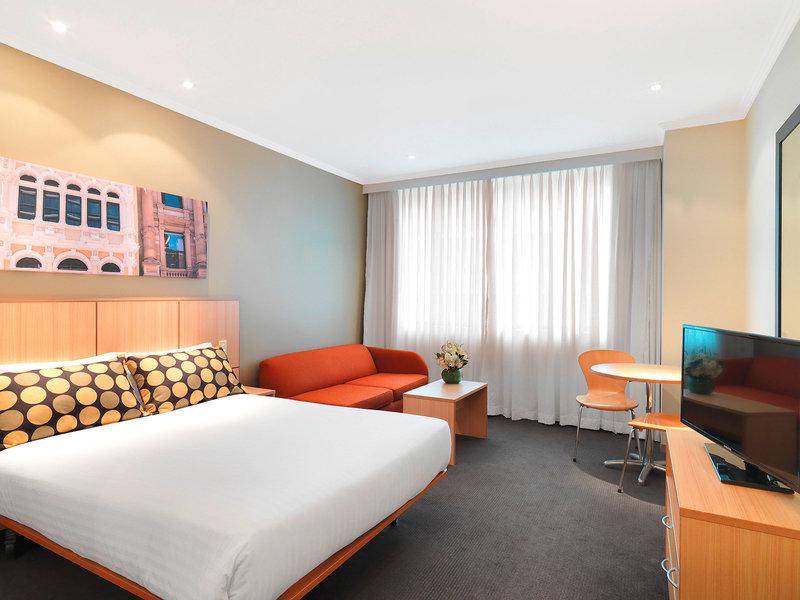 08707037EB68735FF702C6B20013C691