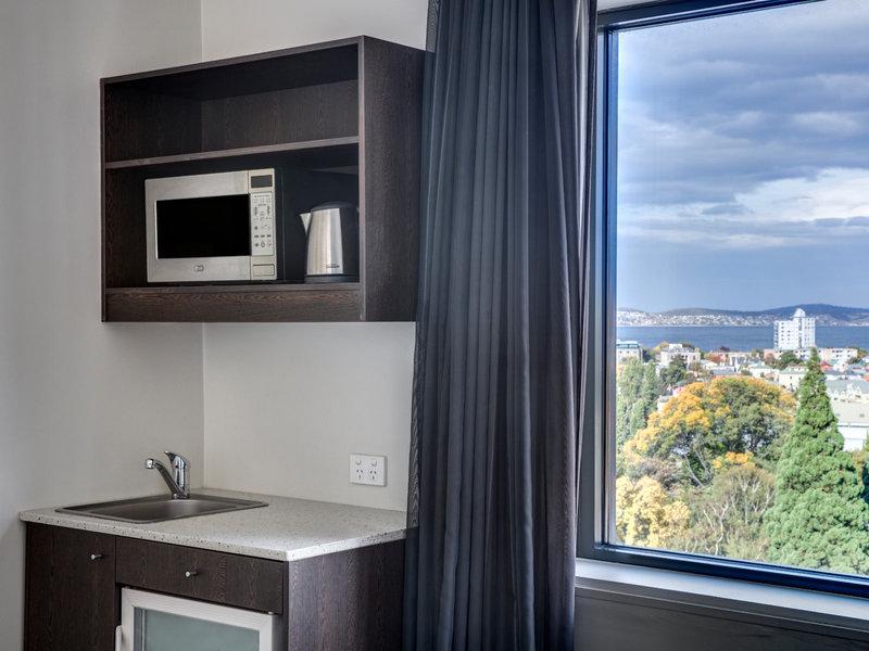 840549350448FEA8BCA5289239816298