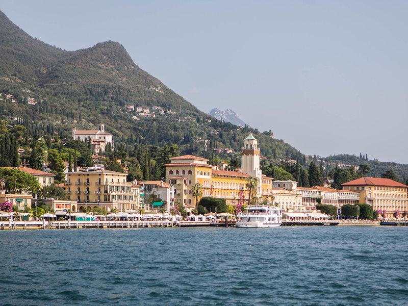 15ADCCA0C3F8062769100286F8C35B90