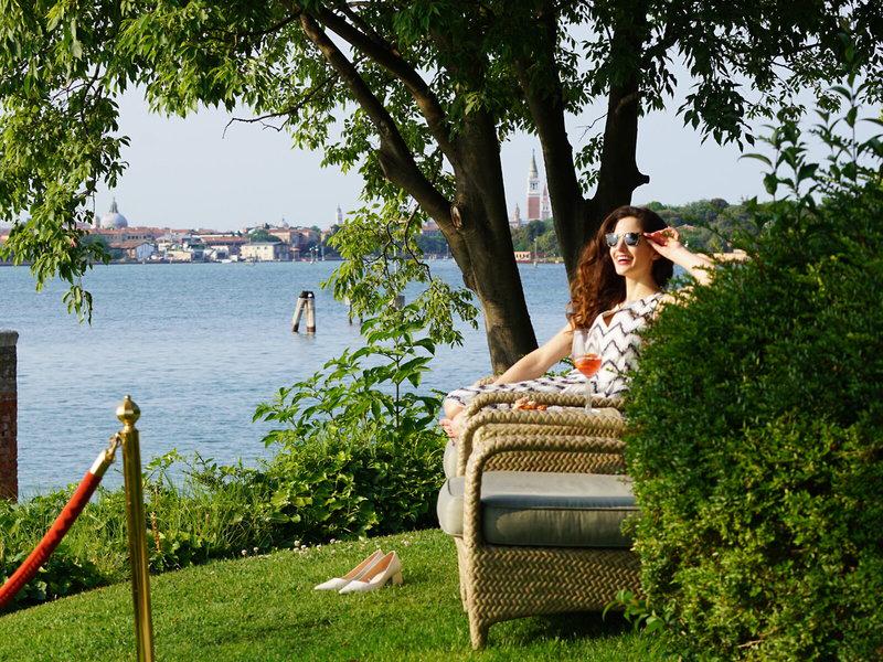 37EA4E2DFFE1DDAA393362CEBB8B3AB2