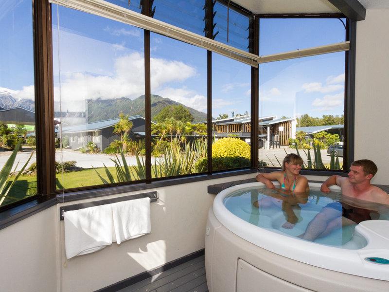 6AAB9573942942DC2A5E8E551BC6E9A1