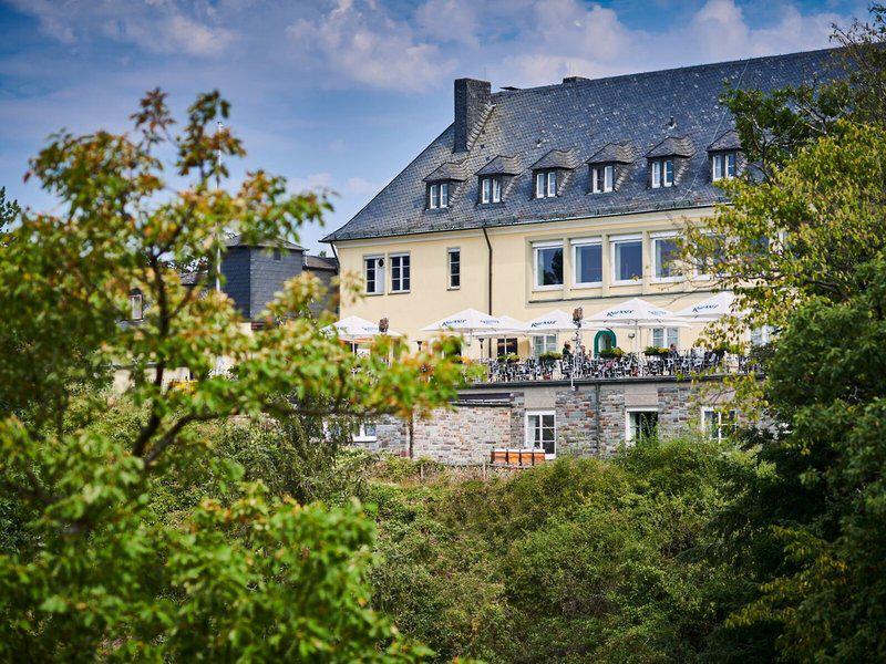 246368871BD54338546DF03B1388D37A