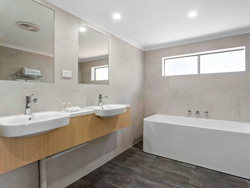 600548C2644832CDC361C3AE3661556E