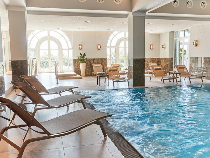 39B9AB2854373D10FA4CF55A6343DC56