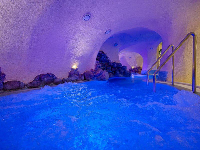 DC0AB98A0852734631C8ADCE90A8800A