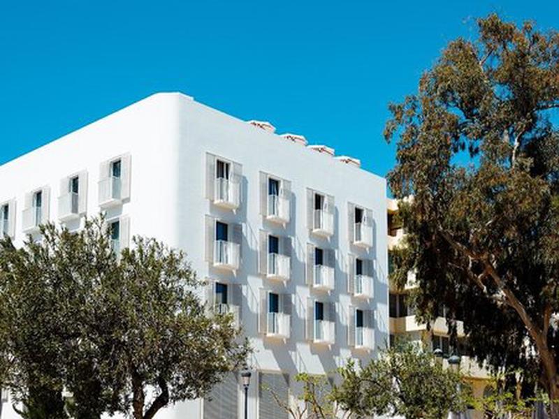 4B8B0FAD4427D1EBA17D85A8EFB15E02