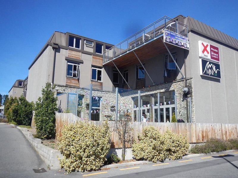 5DABE357B1A9E3697136F4DE8BEC257C