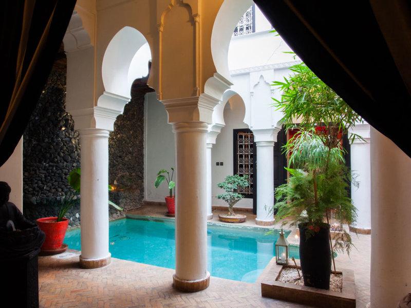 40A1407F11DAA04329EE7F4CBA6C697E