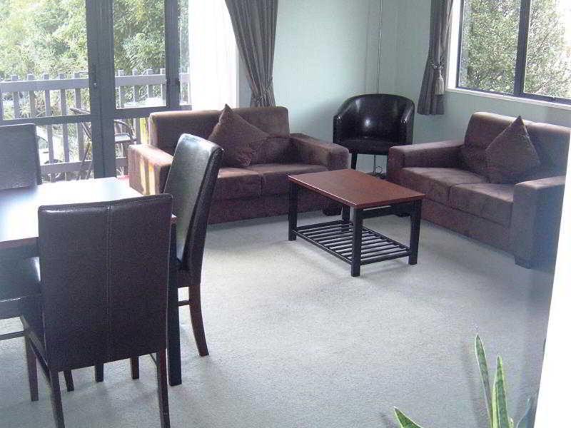 98D01BCEE7CC5589D7B4F35AE628377C