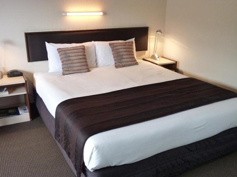 6811027E4B7FDC45ABCF168B179473A4