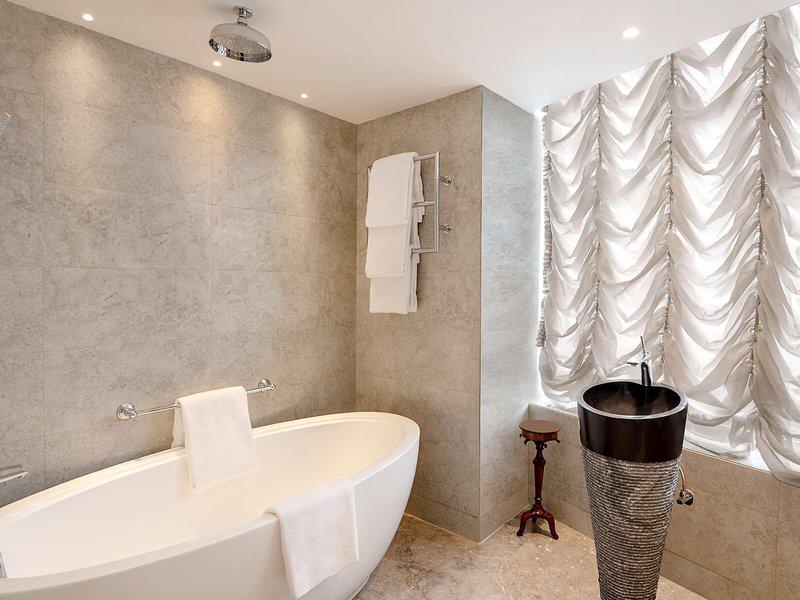 94804B6A400CA2D166CA0BD225558E7B