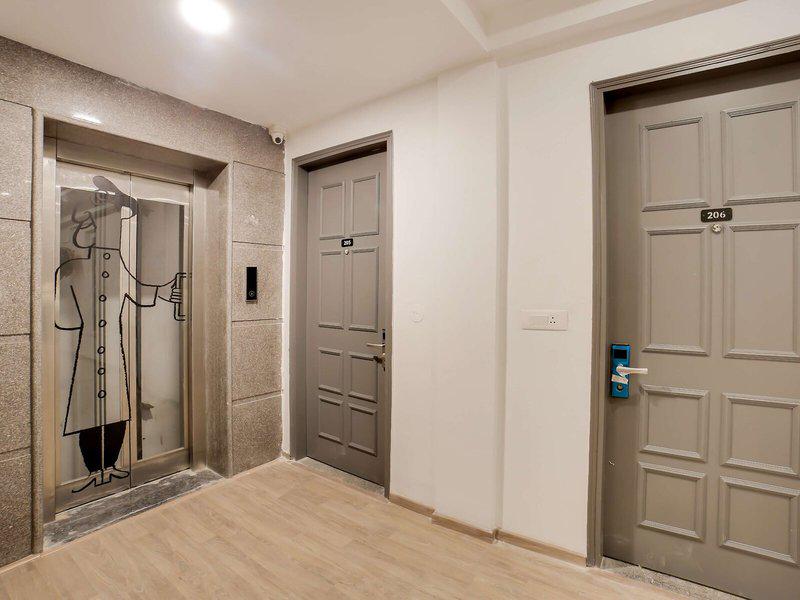 B29425359950DA8425F7B8DFF538D361