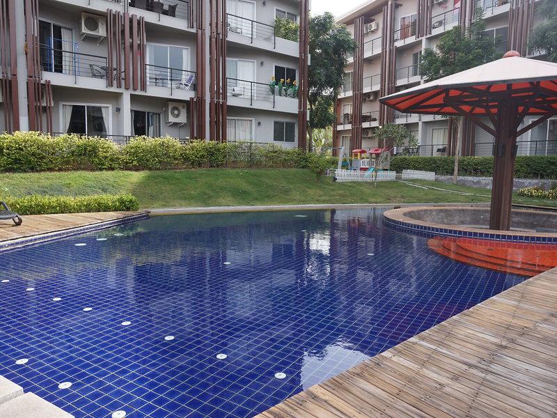 275C96EE373C3C8B719F39678AE6BE0A