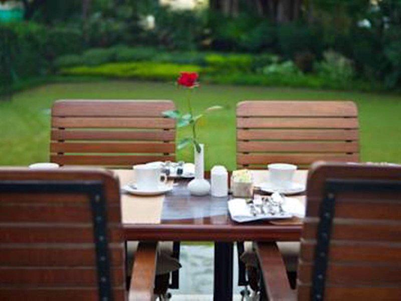 DACC93B1AF42F6C8F9C1686C5C677DB9