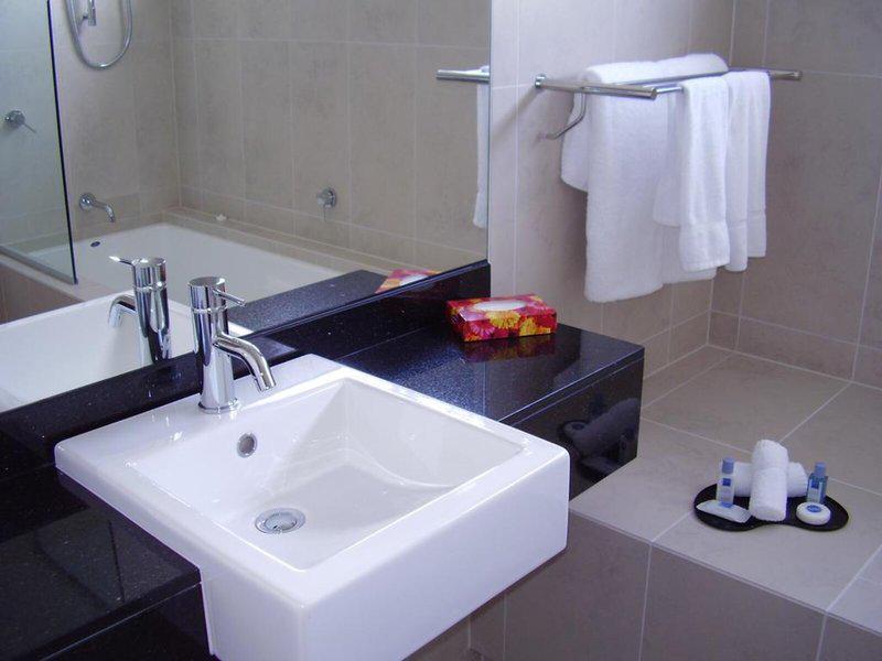 AB2D61BCCEE32DB9E0A9C7D03656931A