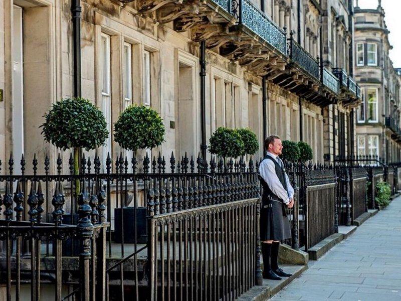 ABE11F2F8351F857AFDE838A43C5B074