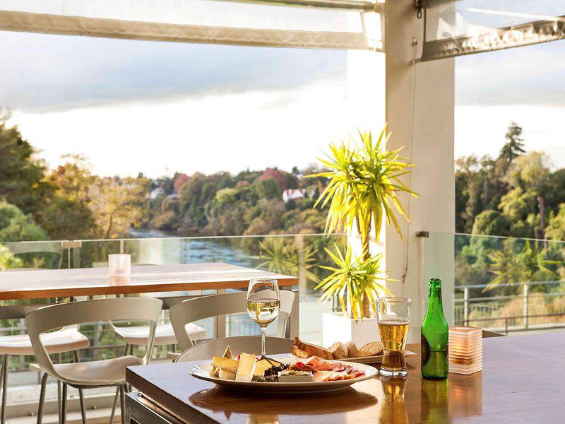 346AB84A4A83A656D757B3C3FFC2E385