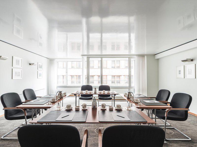 C2BF6DEA7FAFD04EF8DB9ECCBE8D7FF9