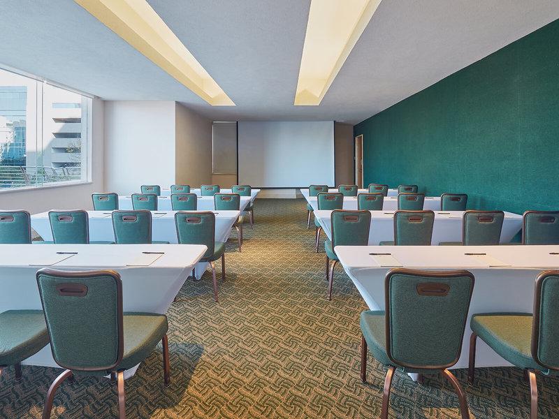 EB2CB22042D383C53410D2ADB3F2C888