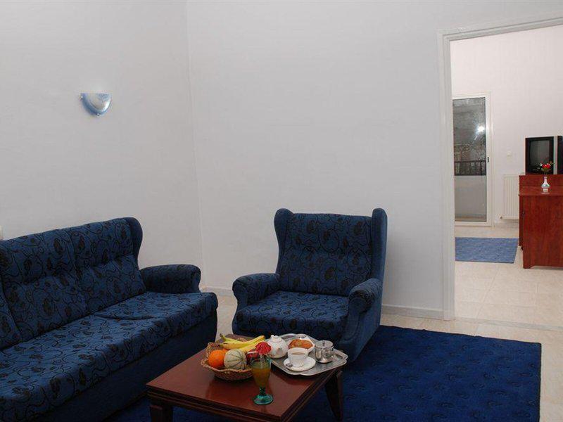 918499E1676D8860BAA5659780AEBDDE