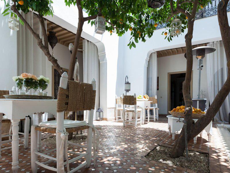 E683CEF45385A86038259FA305EFB3B2