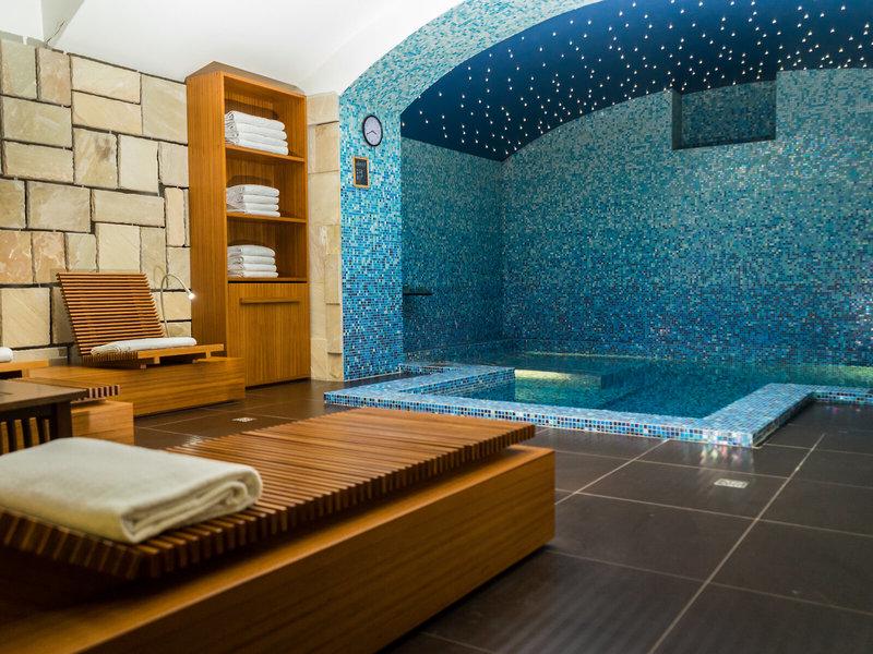 935F61C95952B422FB65D24E8479F644