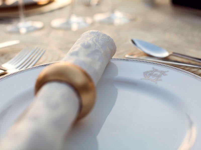 D38BCEC13241A39B663E44FFF2E2D3A2