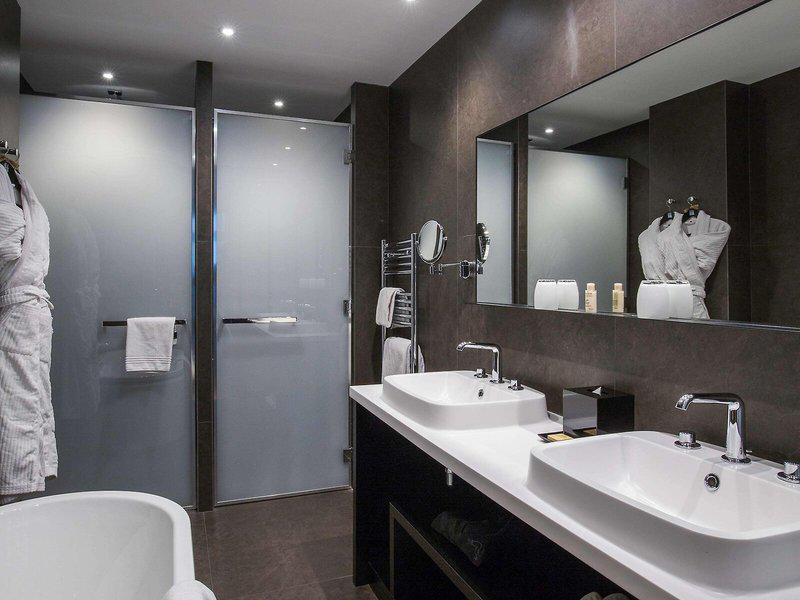 1F04417B436741537E60F06357859D66