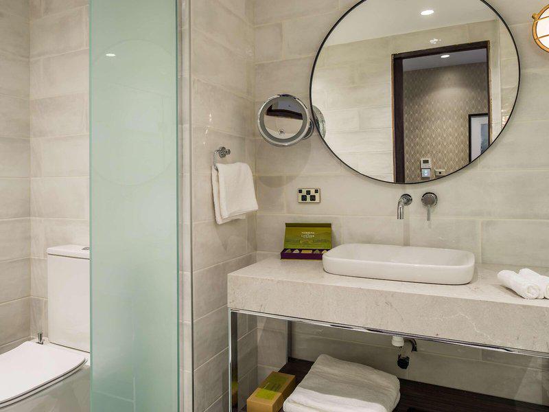 2E46F4AD6CFFB124E89FCFCF3081B257