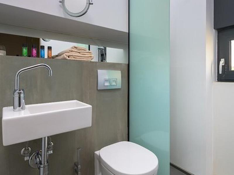 8DA639C13562774E0BF702985564C81D