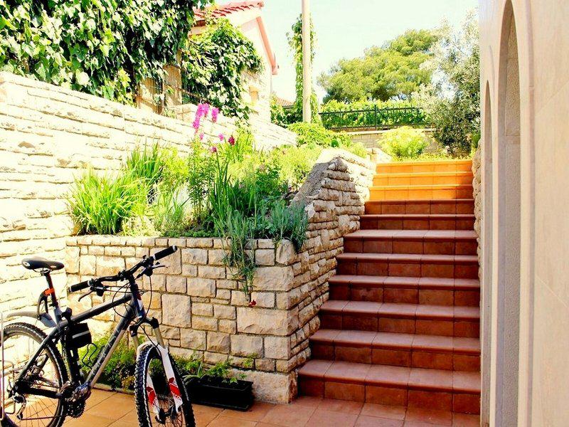 A92F8E4F0B05EC86548A85AE9C716829